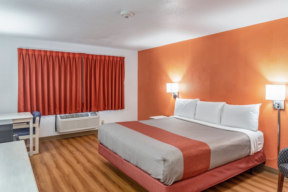 Motel6 Fond Du Lac, WI 15/52