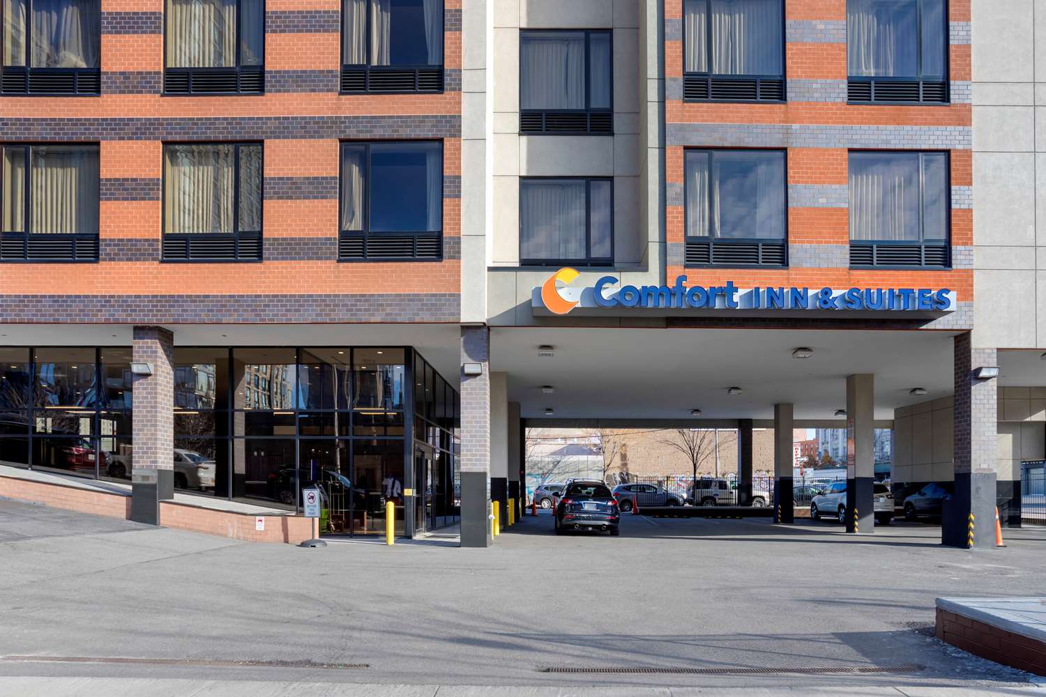 Comfort Inn And Suites Near Stadium 43/44