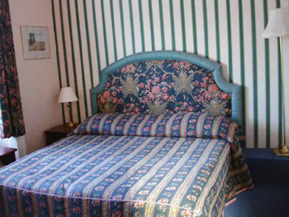 Edinburgh House Hotel 22/50