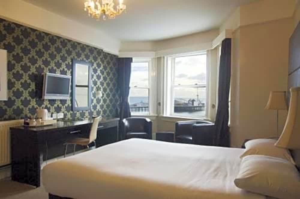Queens Hotel Brighton 36/84
