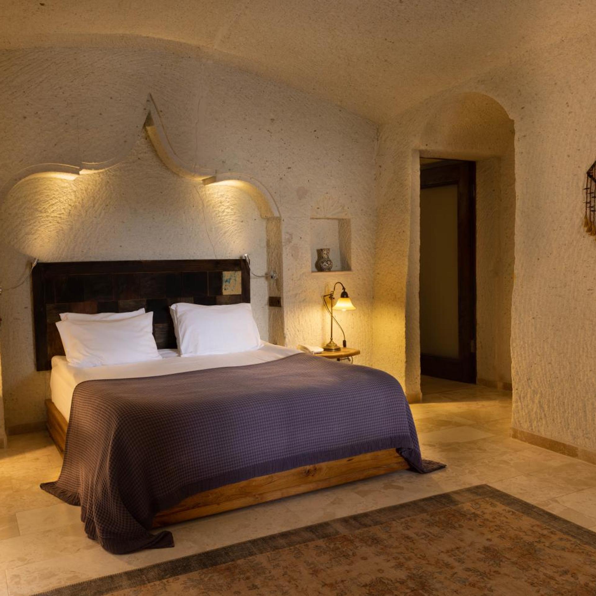 Deluxe, Double Bed