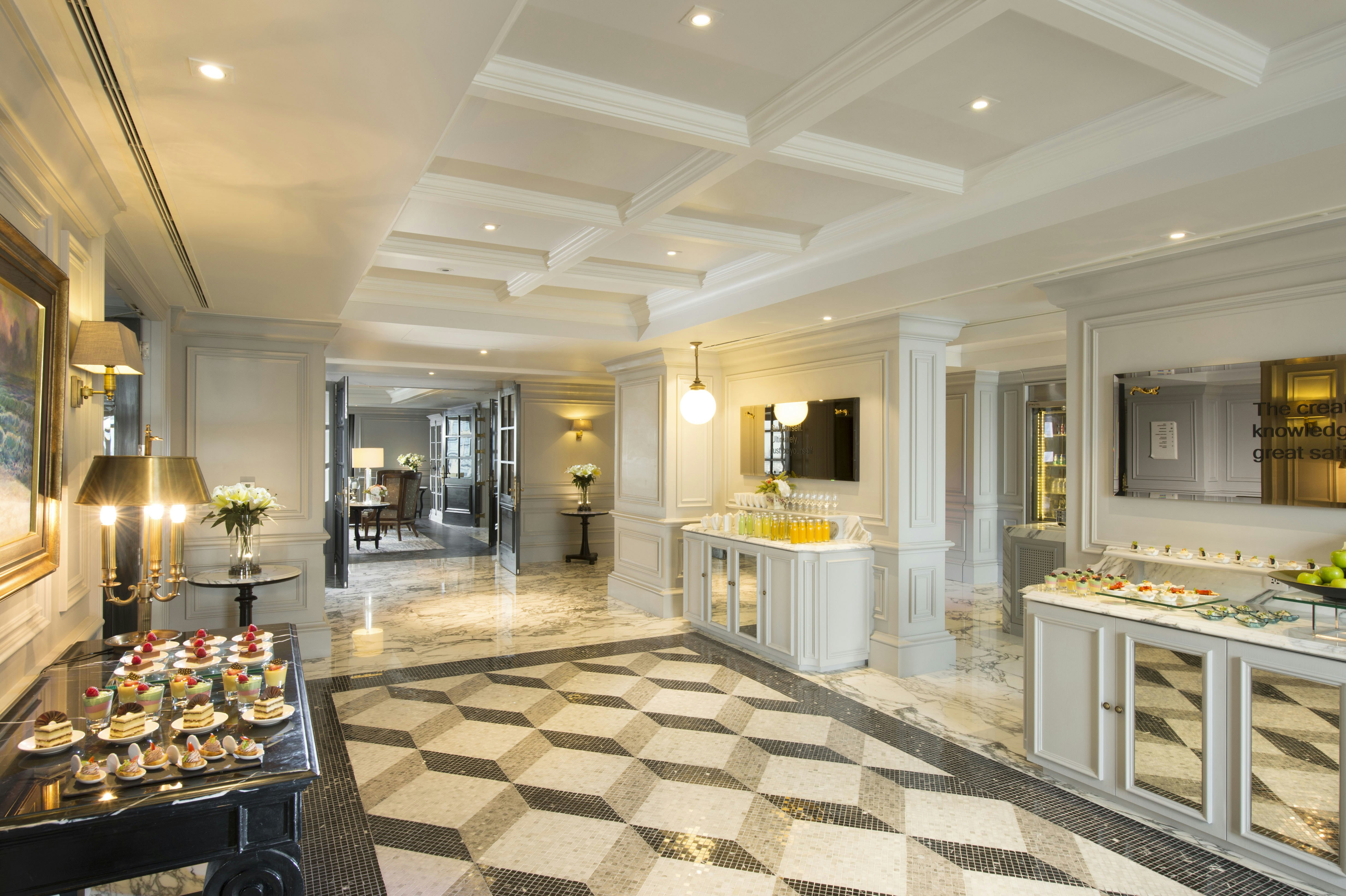 Hilton Sukhumvit Bangkok Hotel 10/80