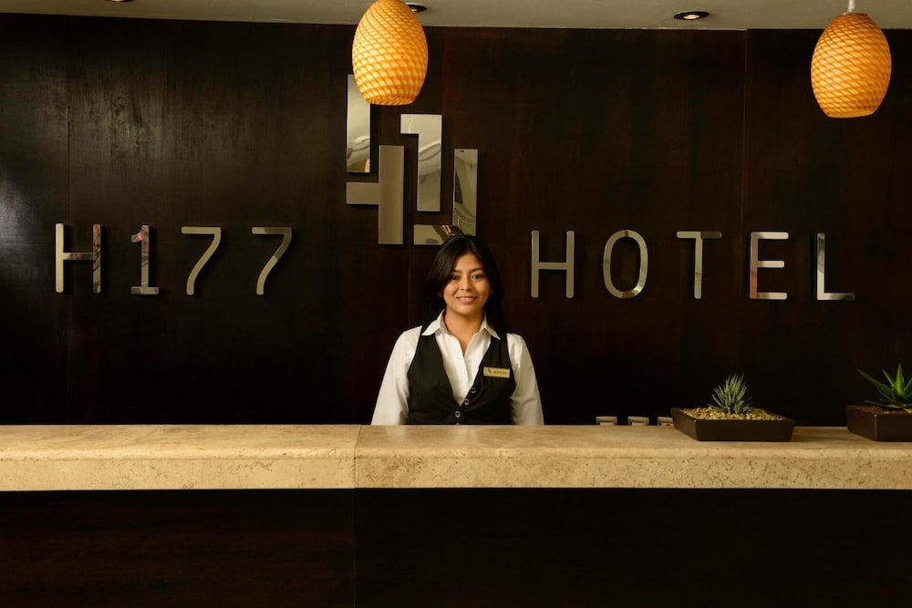 H177 Hotel 27/53