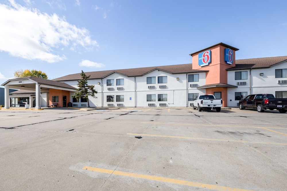 Motel6 Waterloo, IA 46/50