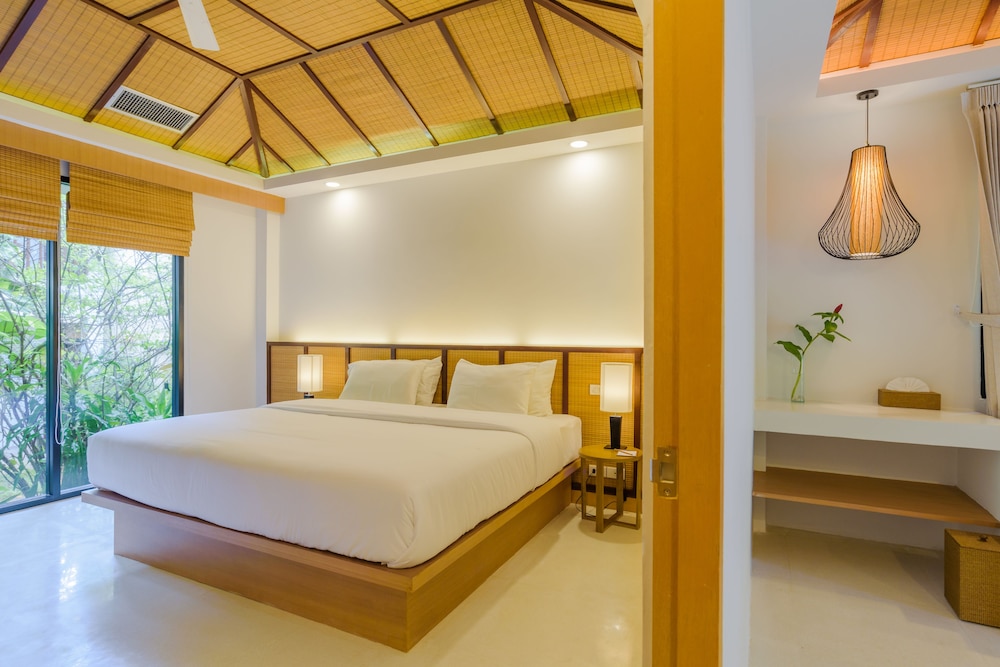 Paradise Beach Resort 7/42