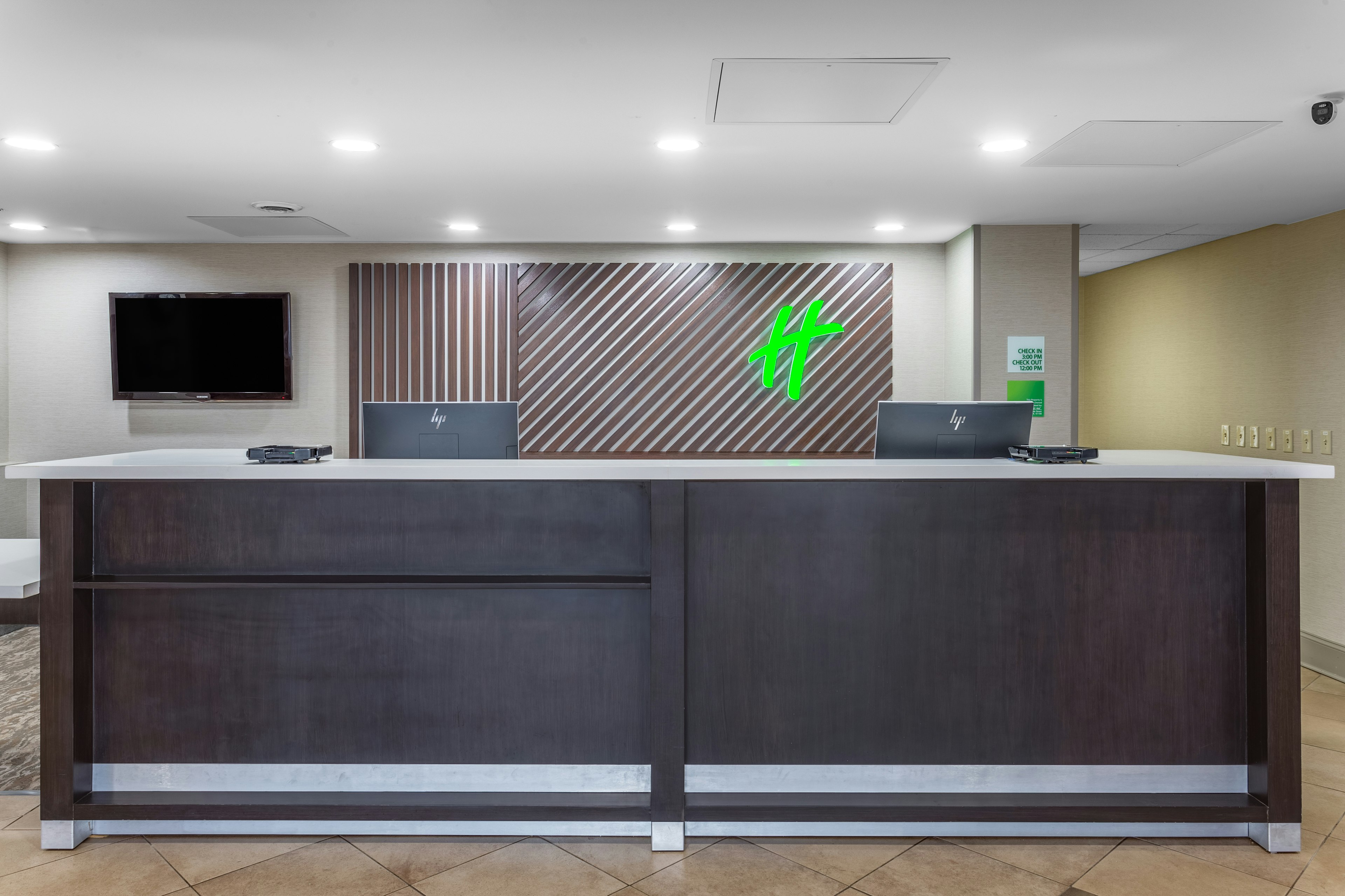 HOLIDAY INN ROCKFORD 10/42