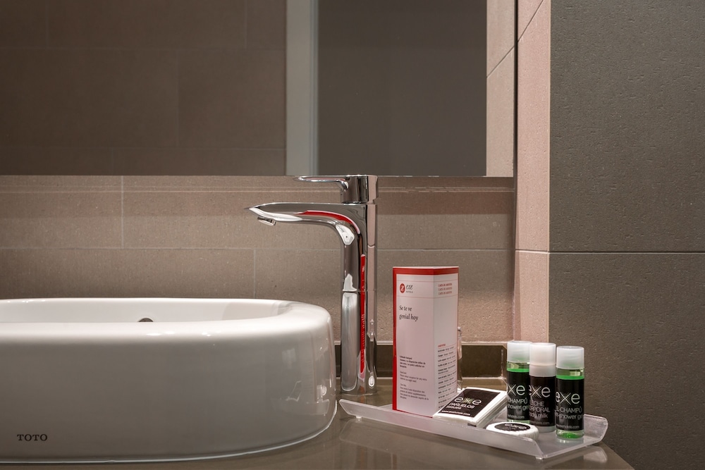 Exe Moncloa Hotel 30/70