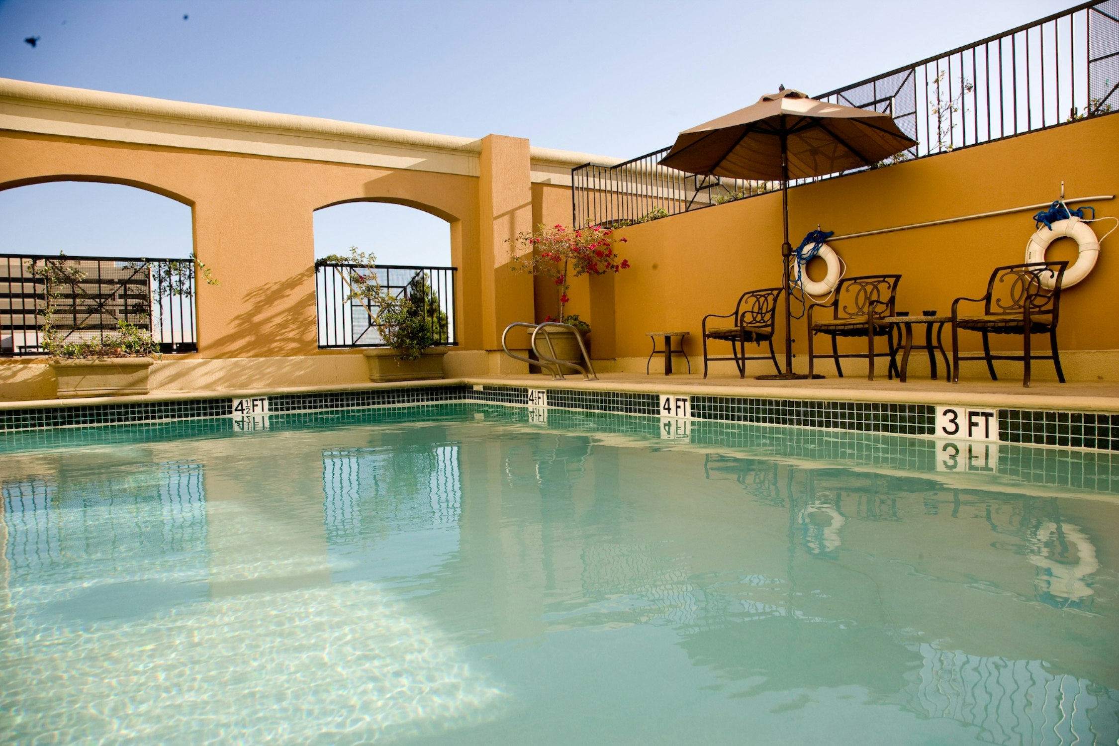 Hotel Zessa Orange County Airport, a DoubleTree by Hilton 58/59