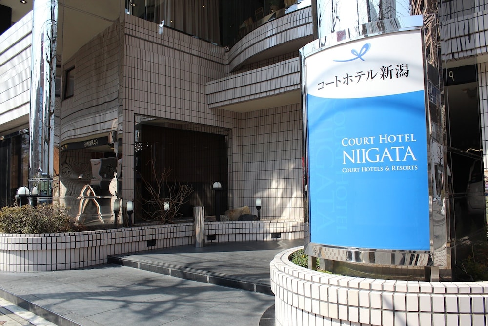COURT HOTEL NIIGATA 40/66