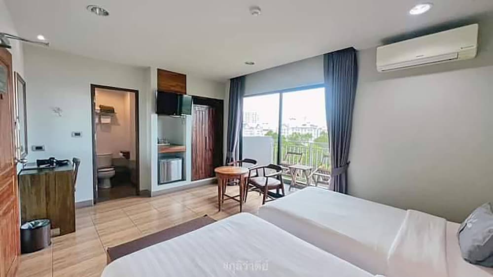 Olive Tree Hotel 10/50