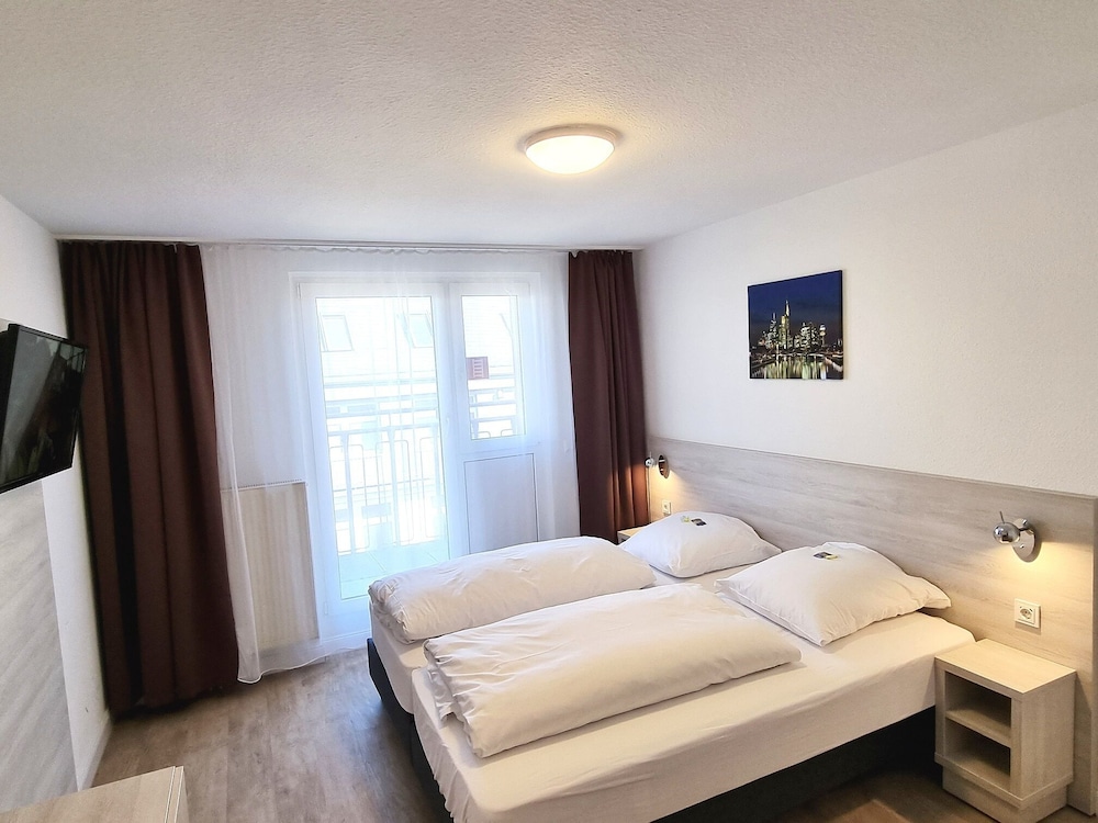 Adler Hotel Frankfurt 6/50