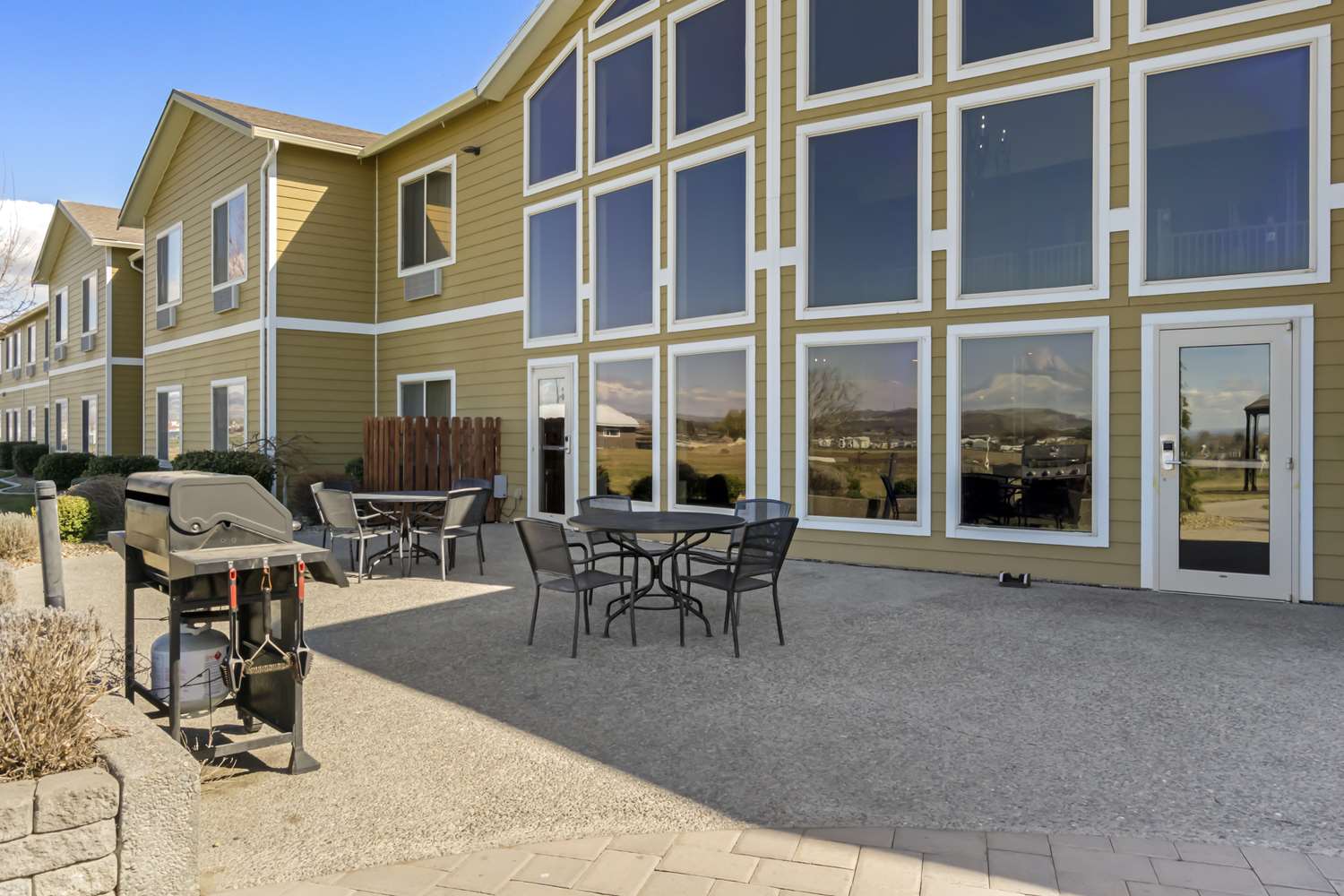 Best Western Plus Grapevine Inn 42/42