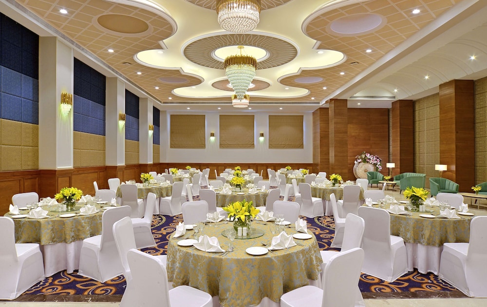 Radisson Chandigarh Zirakpur 58/64