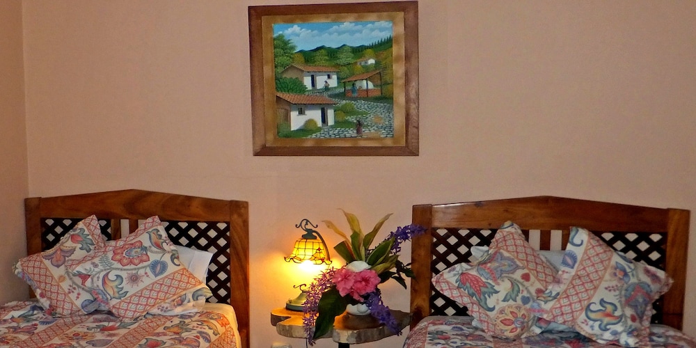 Guayabo Lodge 25/60