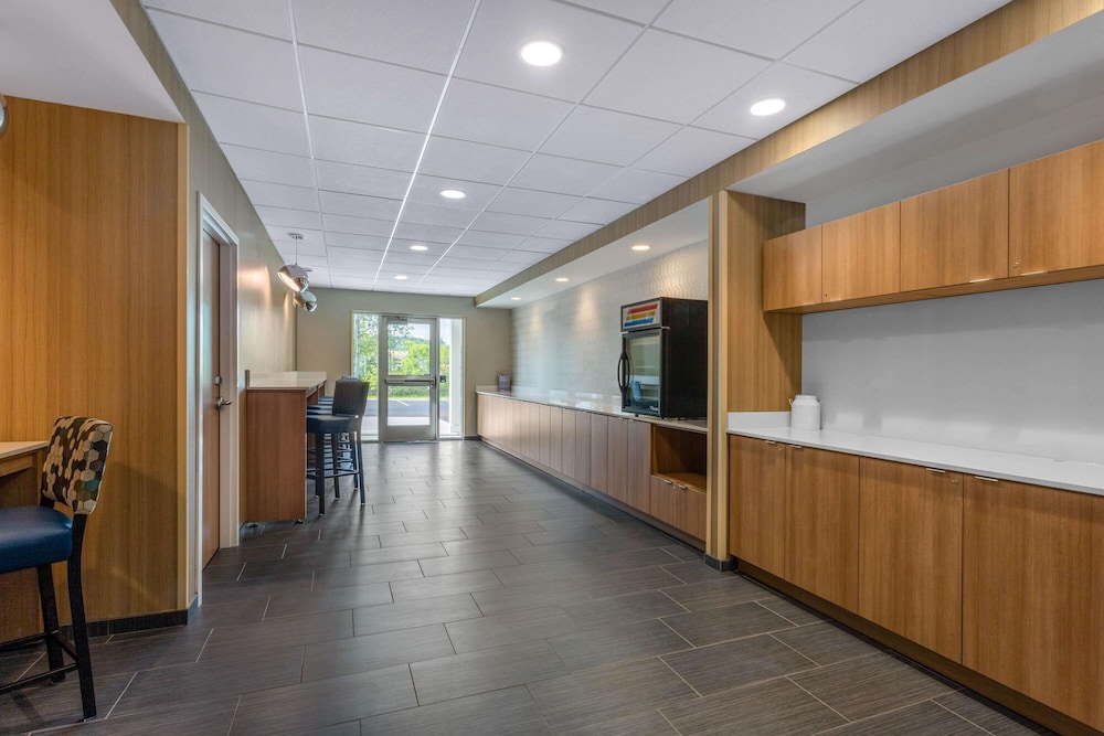 Microtel Inn & Suites by Wyndham Amsterdam 8/61