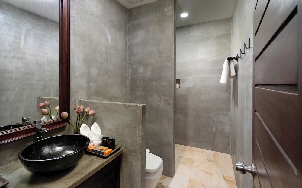 The Moon Residence Spa 69/71