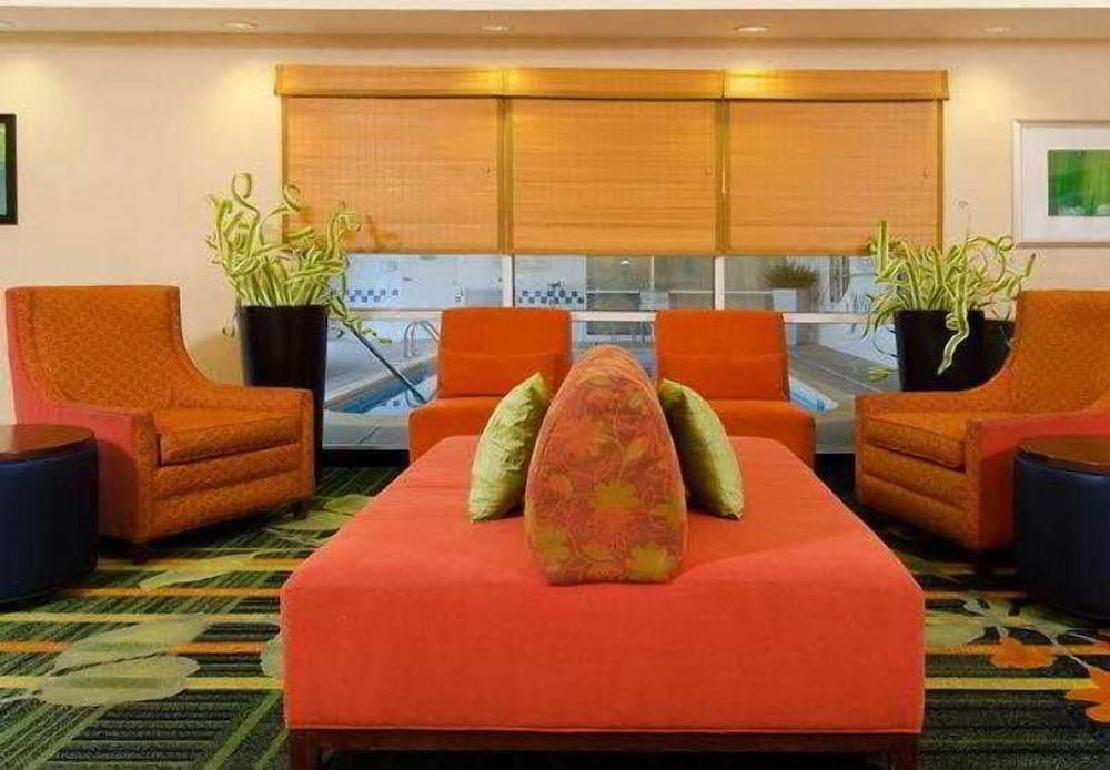 Spark by Hilton Bloomington 37/43