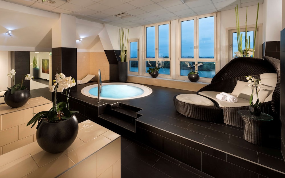 Hilton Vienna Danube Waterfront 49/87
