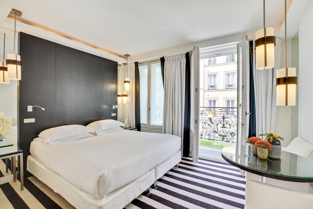 DELUXE, BALCONY