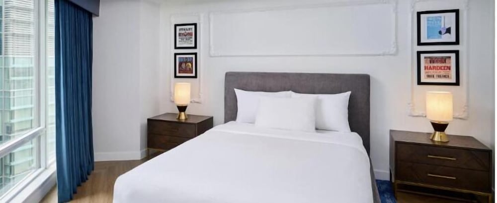 Pantages Hotel Downtown Toronto 12/44