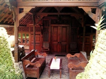 Hills Joglo Villa 18/50