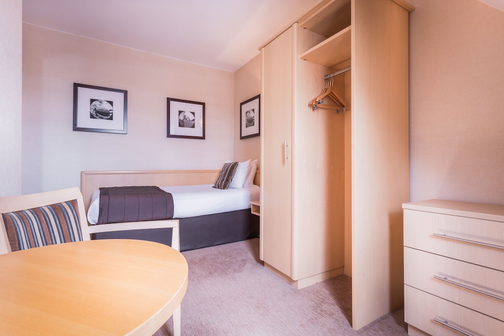 Royal Station Hotel 49/69