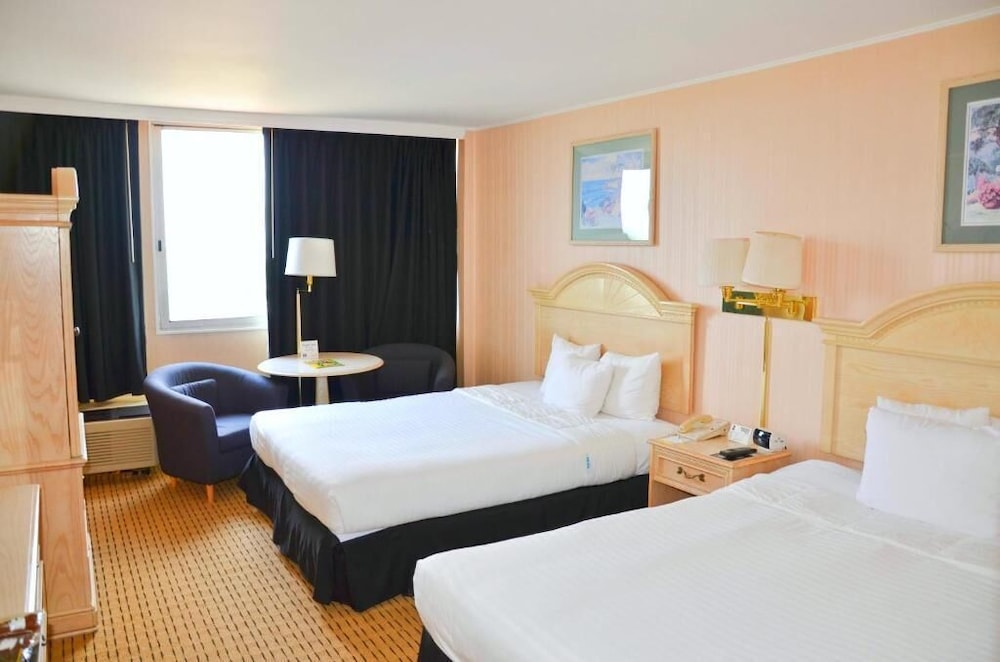 Garner Hotel North Bergen 13/47