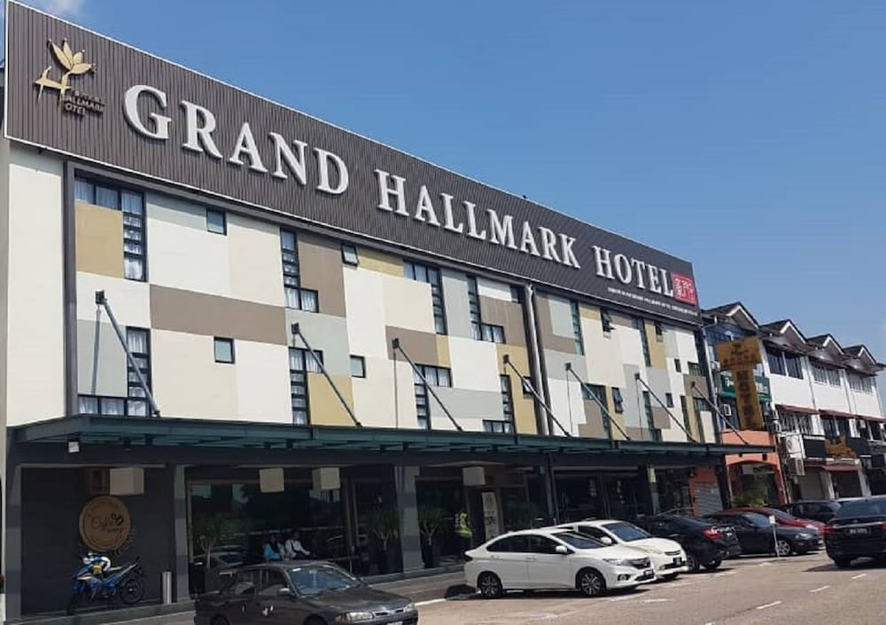 Grand Hallmark Hotel 1/29