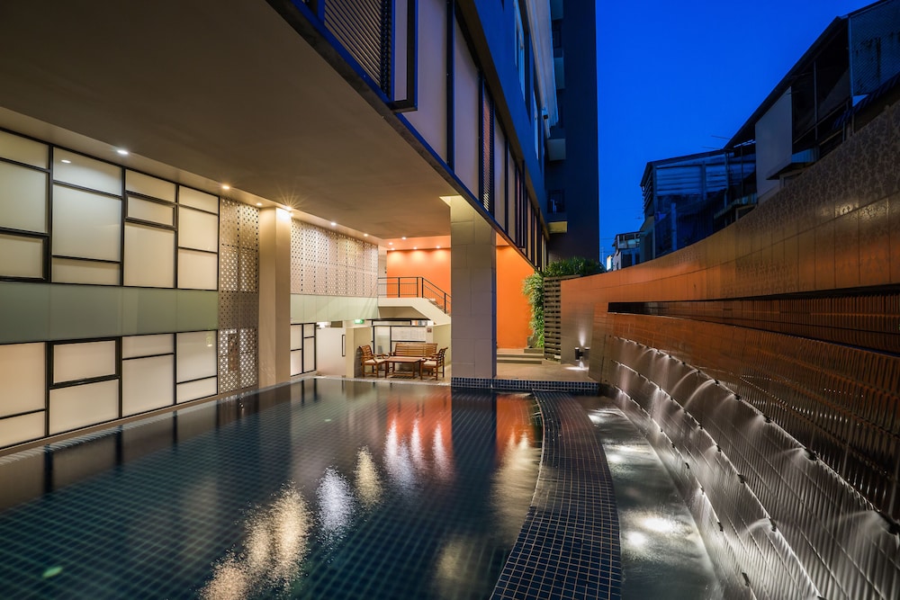 Beyond Suite Hotel 40/73