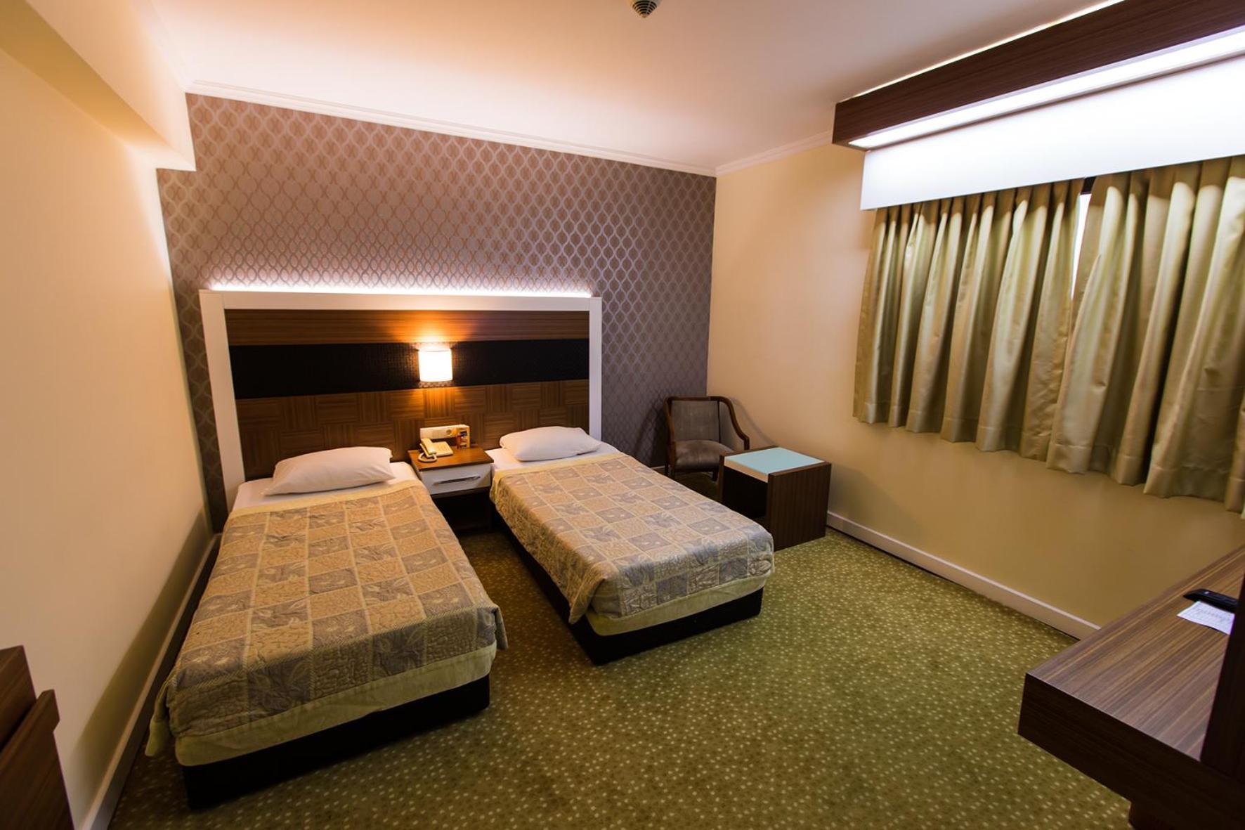 Economy, Twin Beds, with View, No Balcony