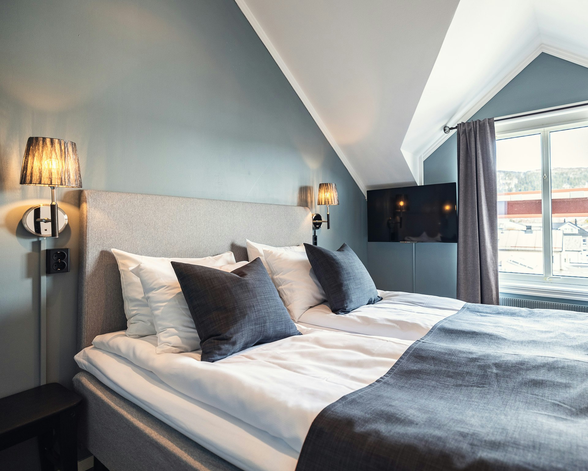 Fru Haugans Hotel 12/50