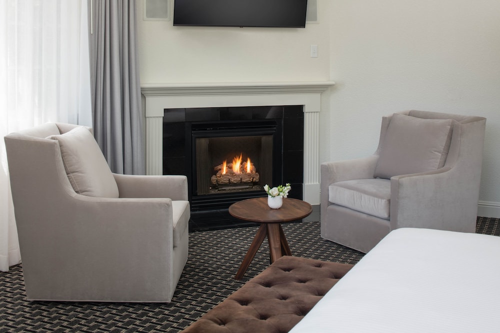 Toll House Hotel Los Gatos, Tapestry Collection by Hilton 26/50