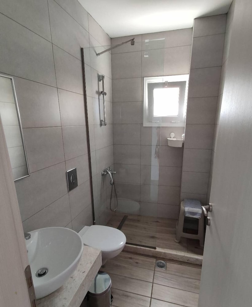 Kostas Apartments 43/48