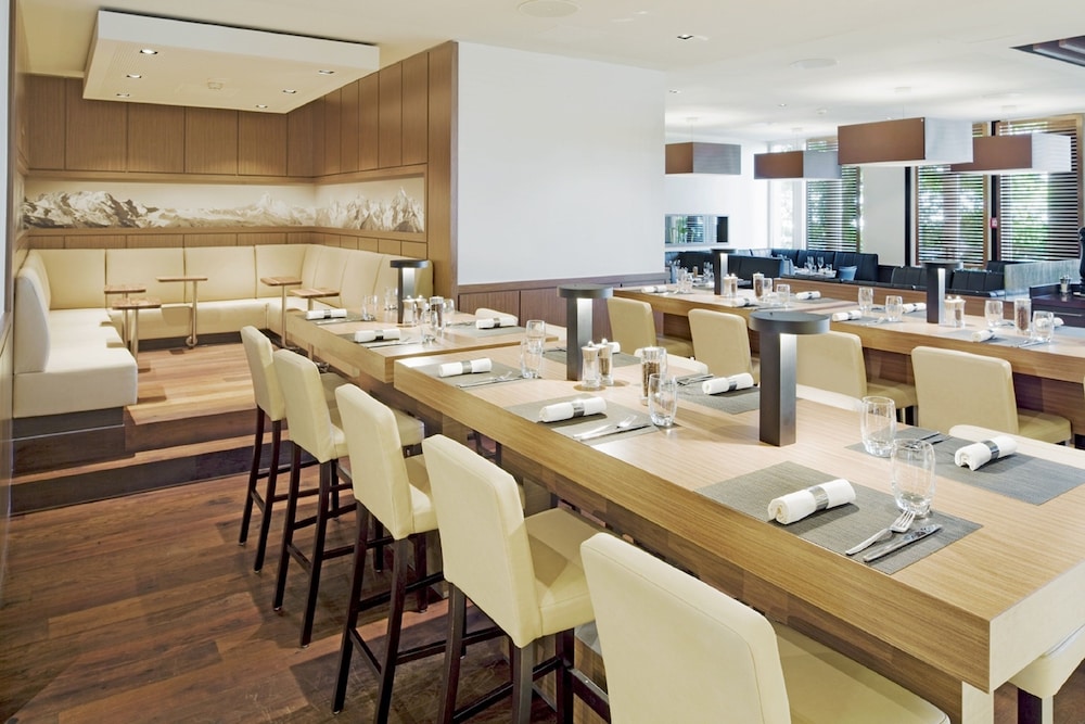 Movenpick Hotel Zurich Airport 49/68