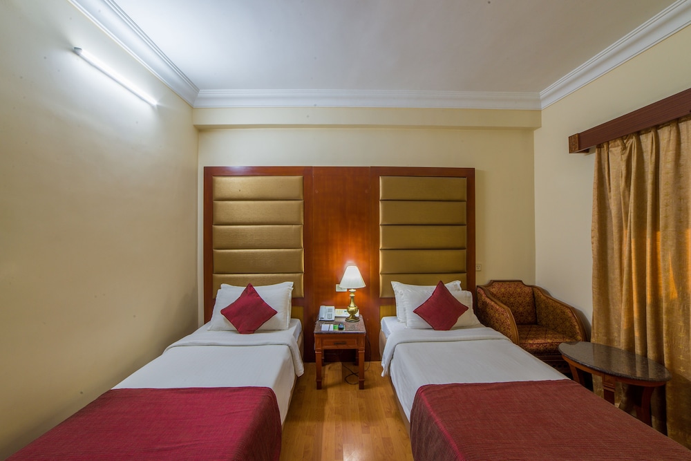 HOTEL RAJ PARK(FORMELY -RAMADA RAJ PARK INN) 18/63