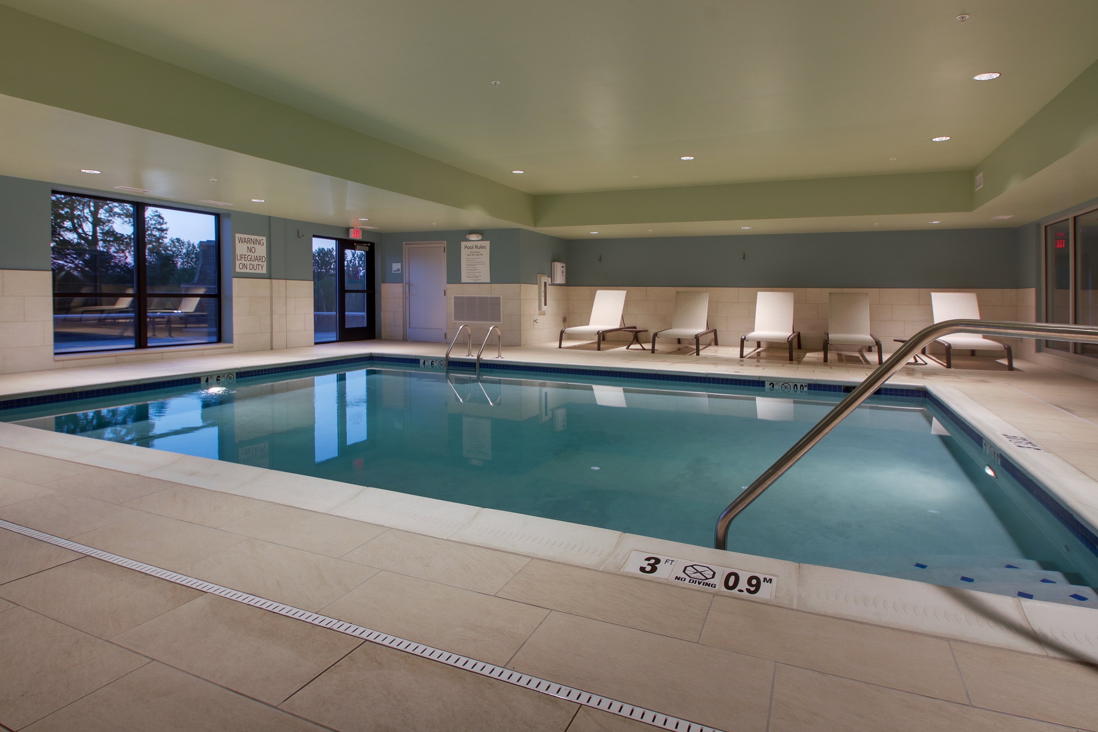 HOLIDAY INN EXPRESS & SUITES ELIZABETHTOWN NORTH 25/47