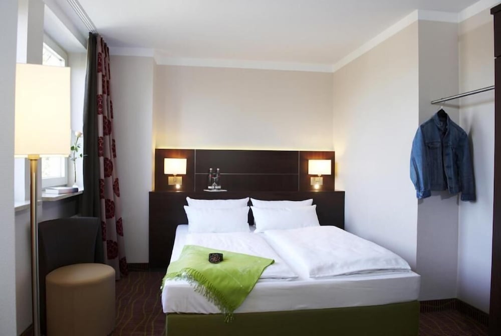 STANDARD, DOUBLE BED