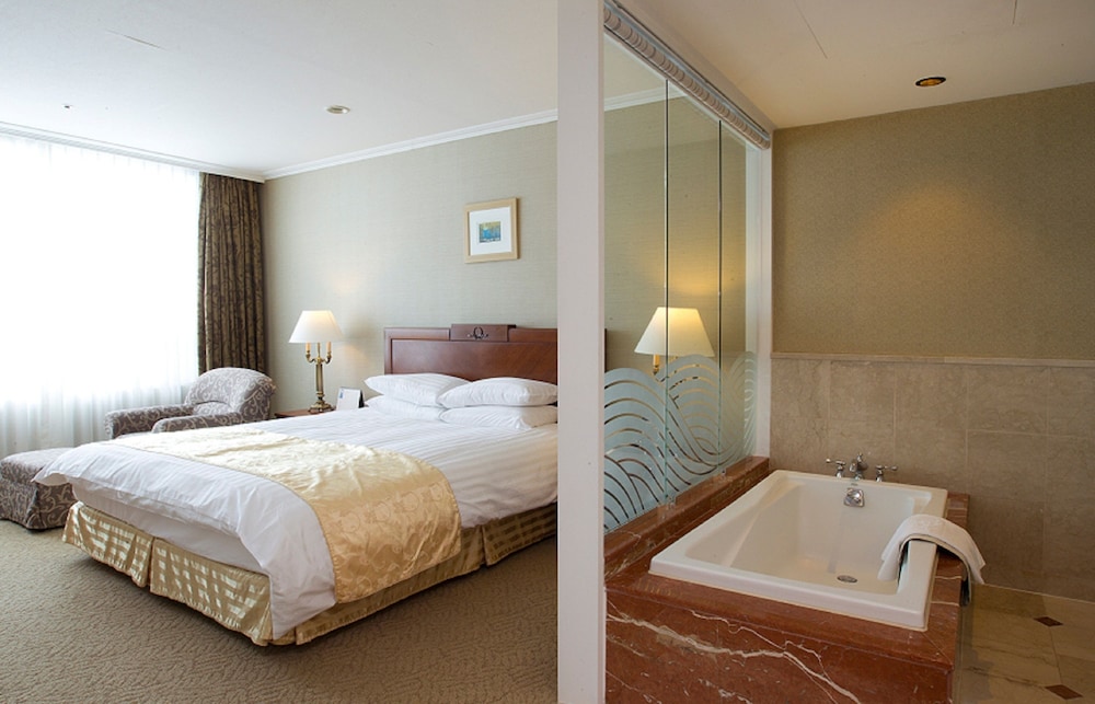 High1 Hotel 13/55