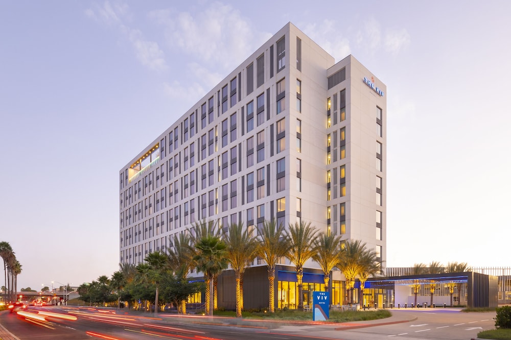 The Viv Anaheim a Tribute Portfolio Hotel in ANAHEIM - CA
