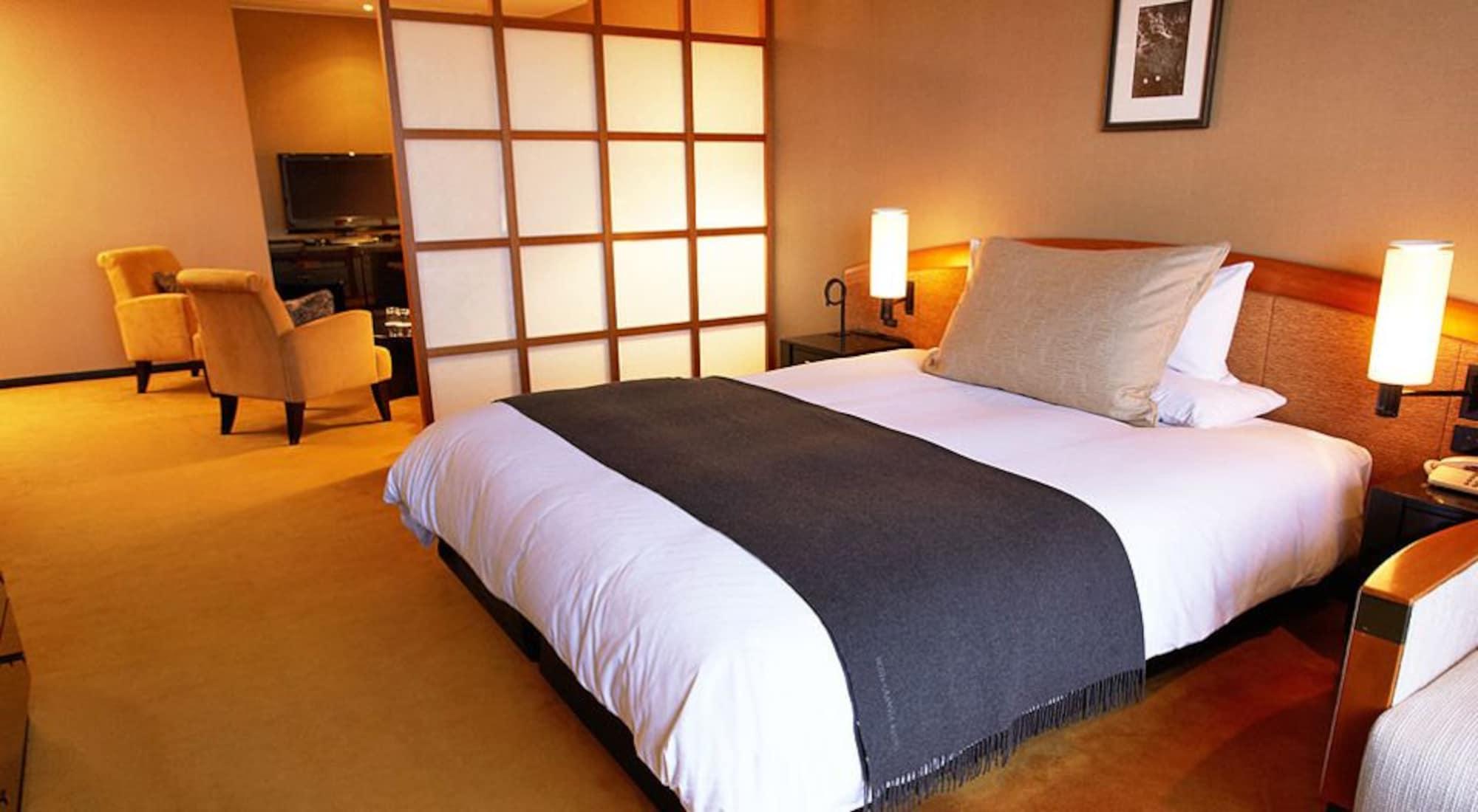 Semi Room, Suite, King Bed