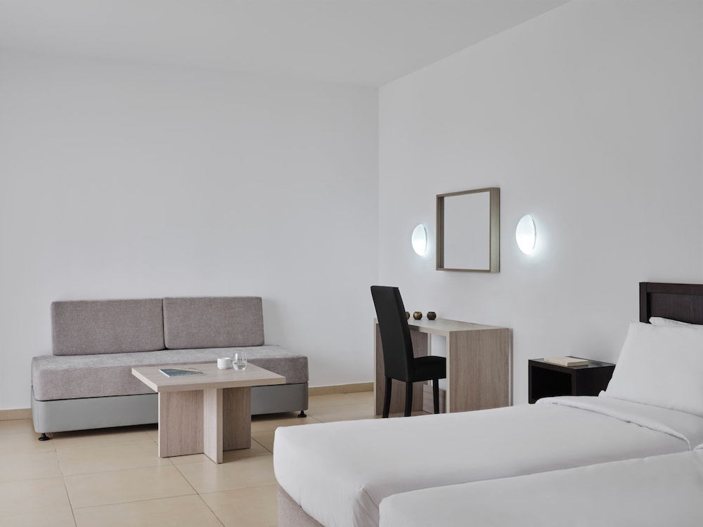 STUDIO, PRIVATE POOL