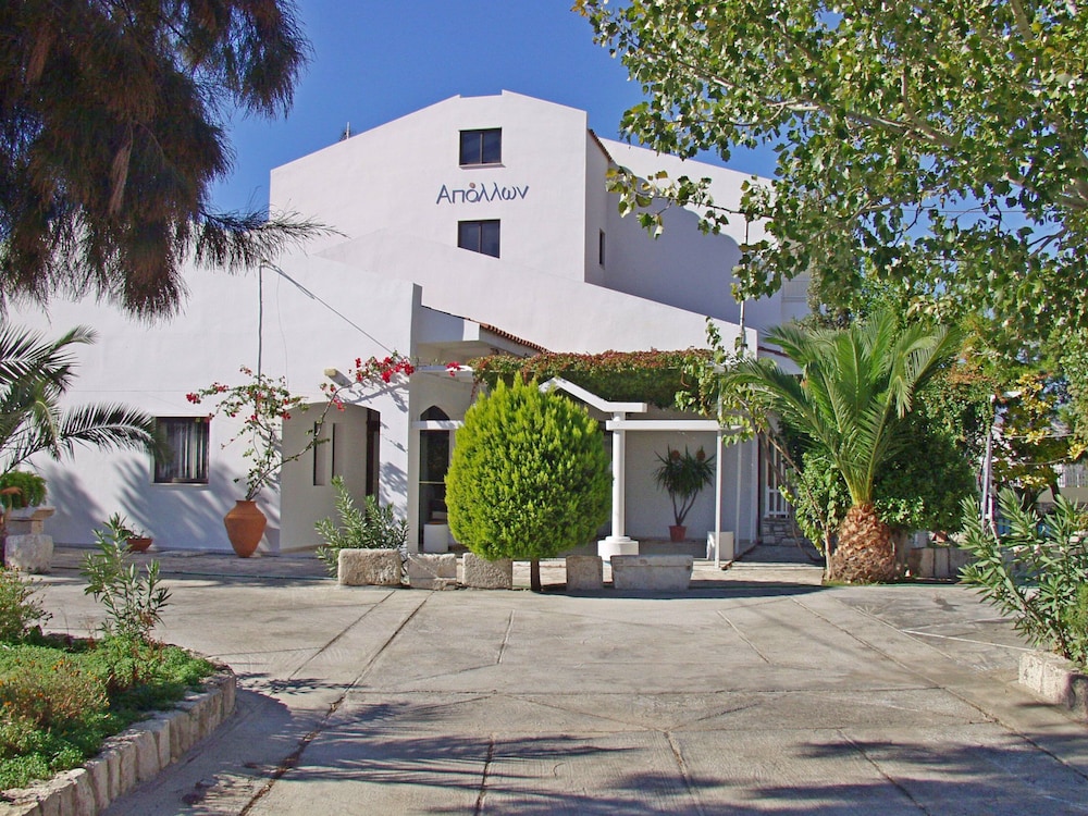Apollon Hotel 26/28