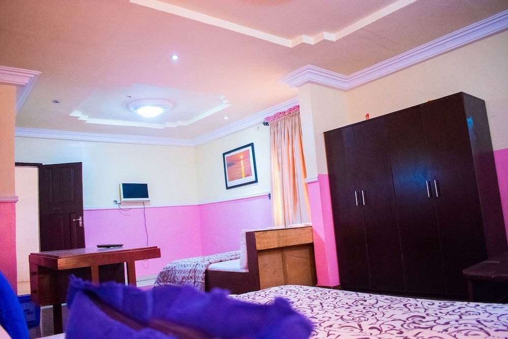 Maria Suites 11/41