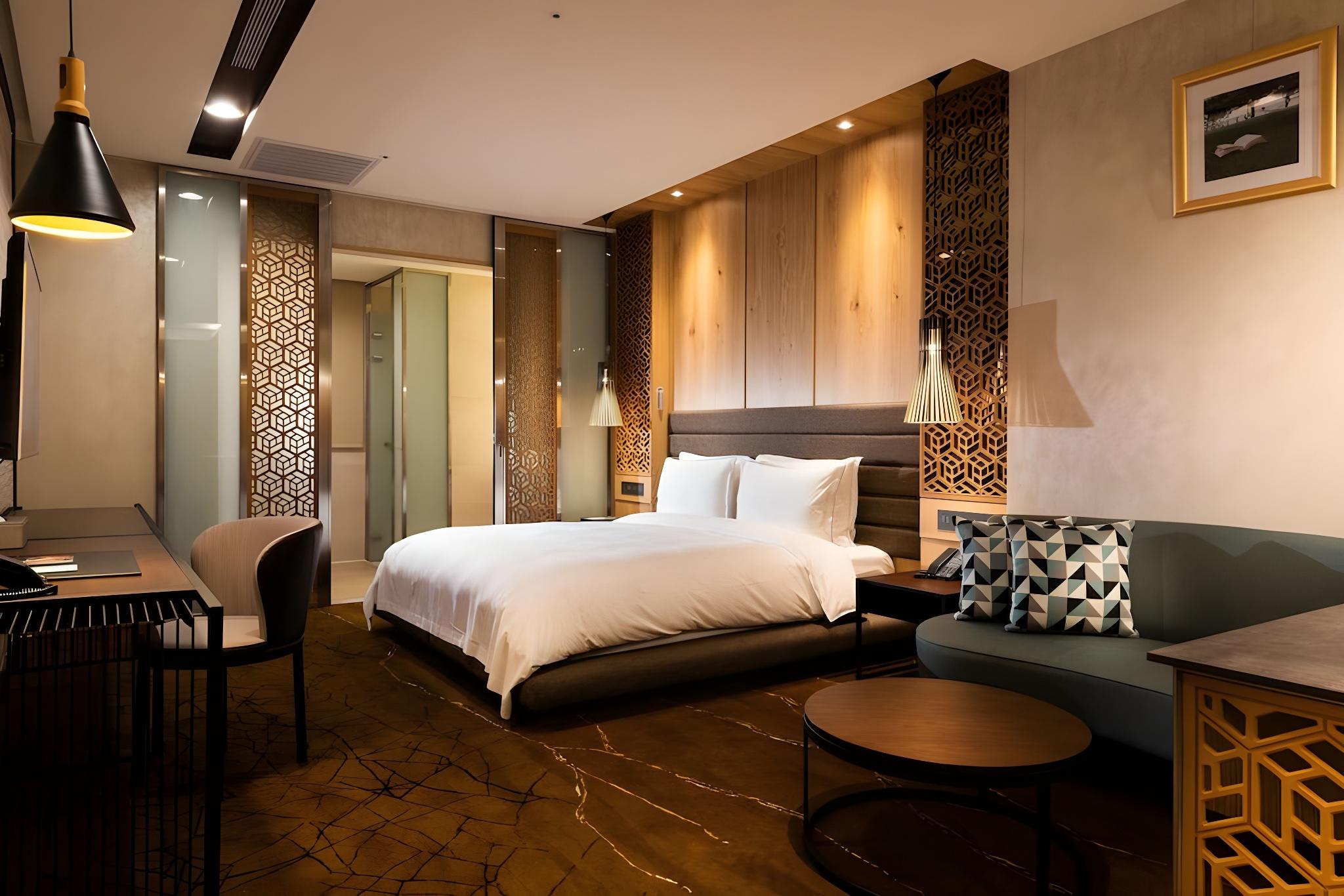 Comfort, King Bed