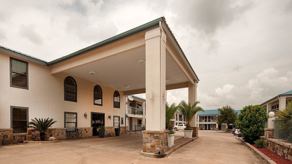 Best Western George West Executive Inn 3/30