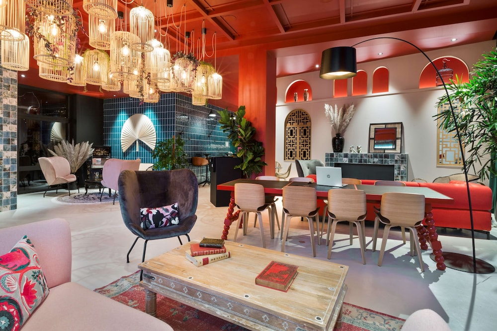 Aiden by Best Western Lorient Centre 50/52