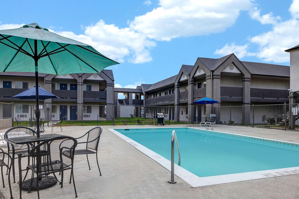 Motel6 Buttonwillow, CA - Central 43/50