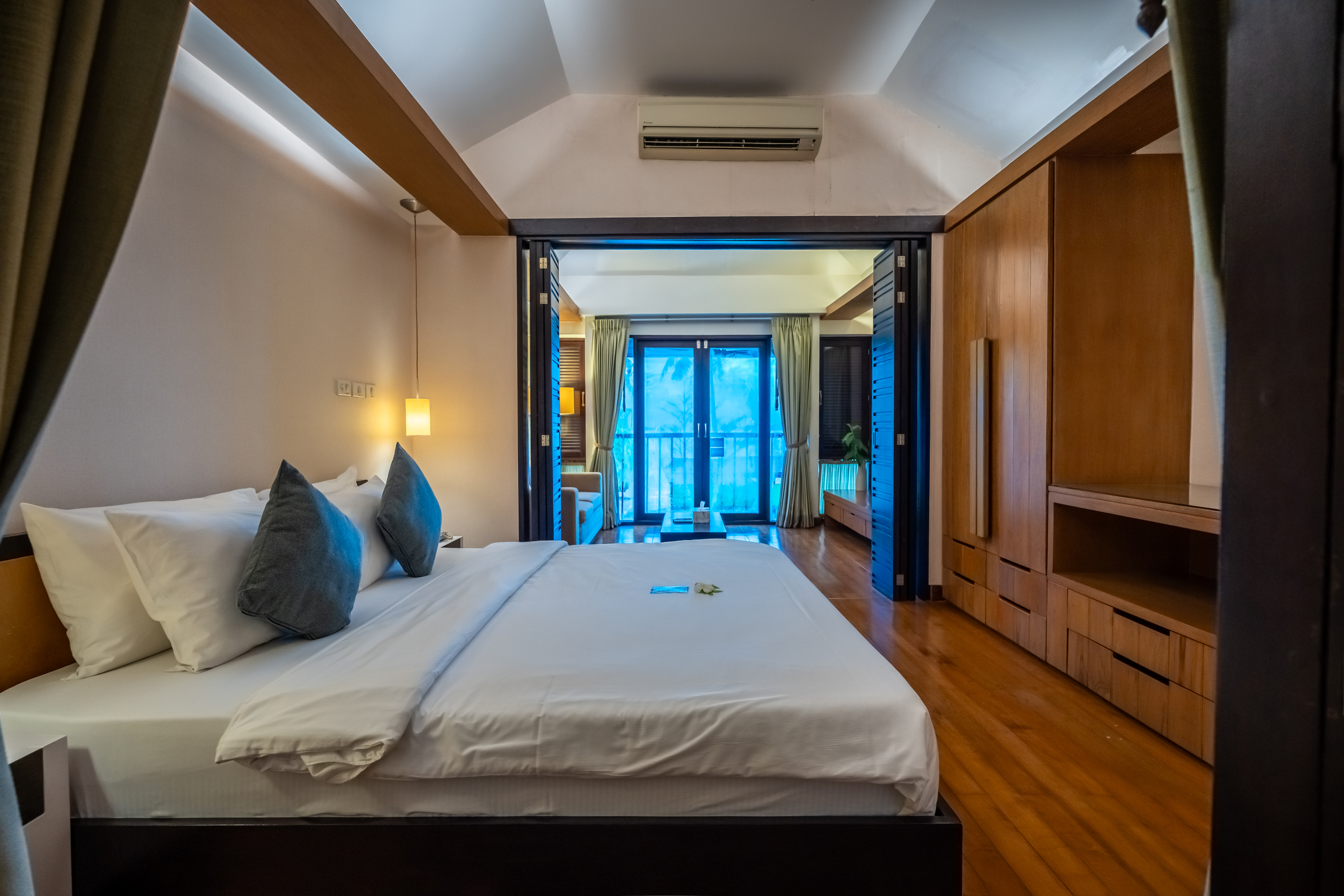 3 Bedroom Suite Pool Villa Seaview 3/10