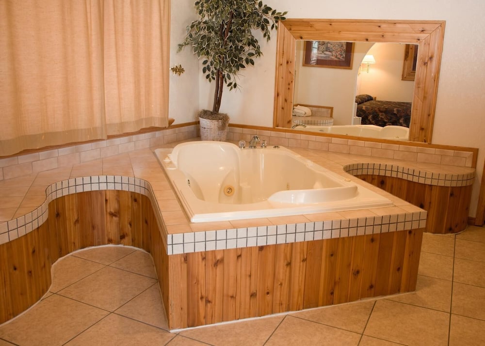 North Country Inn & Suites 31/39