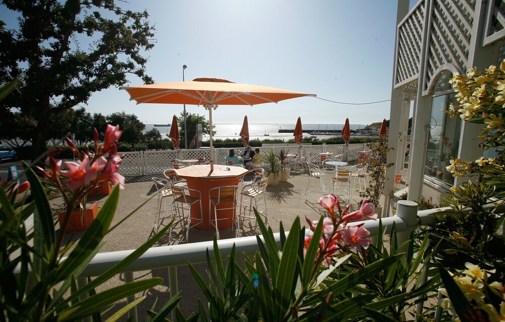 restaurant-cafeteria